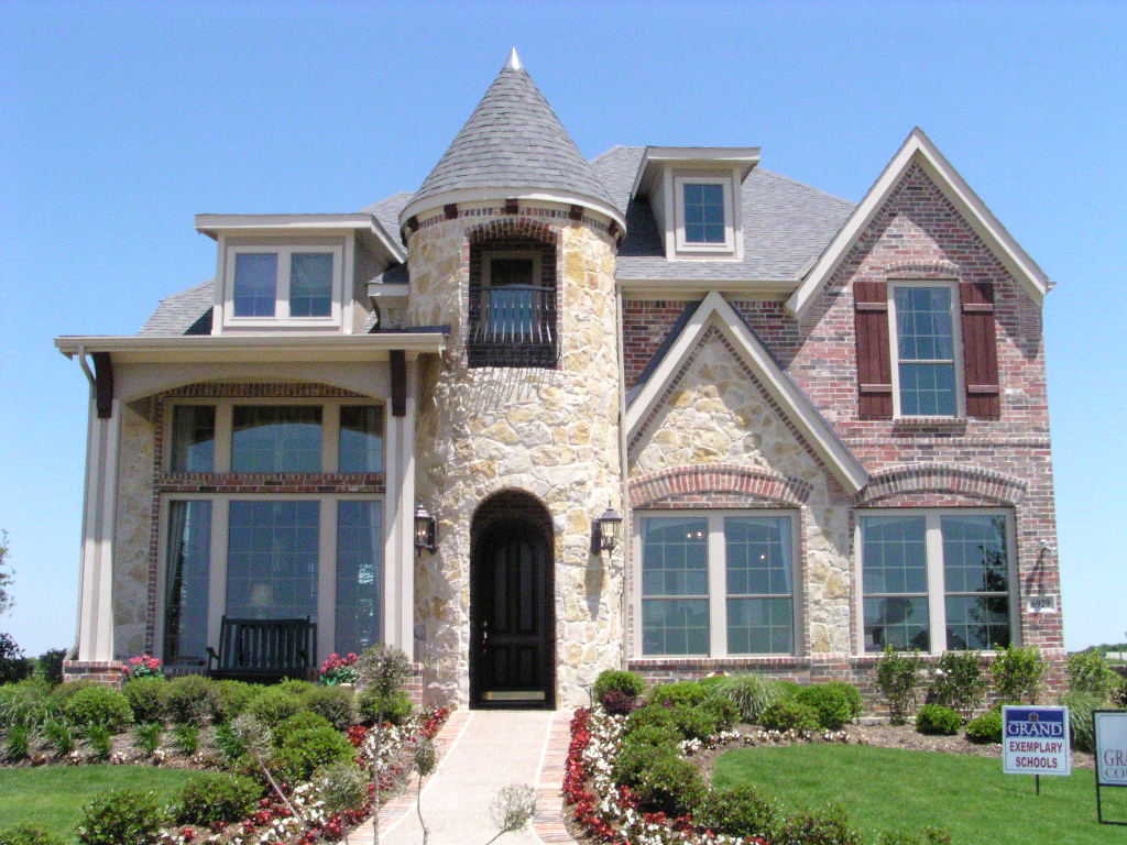 Pictures of the Grand Tahoe II Outside